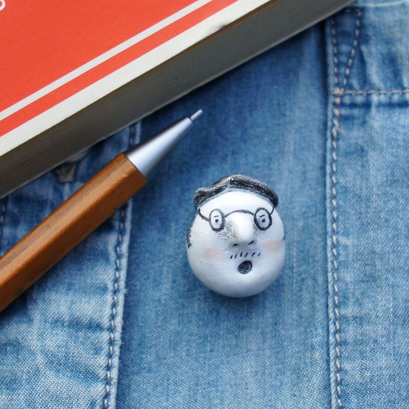 手绘少年扣针/胸针/别针 〈软陶〉〈Polymer Clay〉 - 胸针 - 粘土 白色