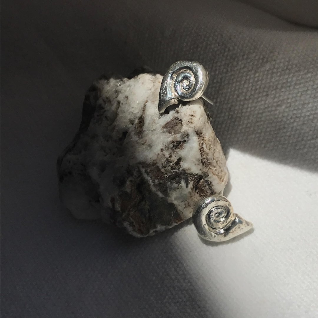 925银 黄铜  贴耳 海螺 耳环 - 耳环/耳夹 - 纯银 银色
