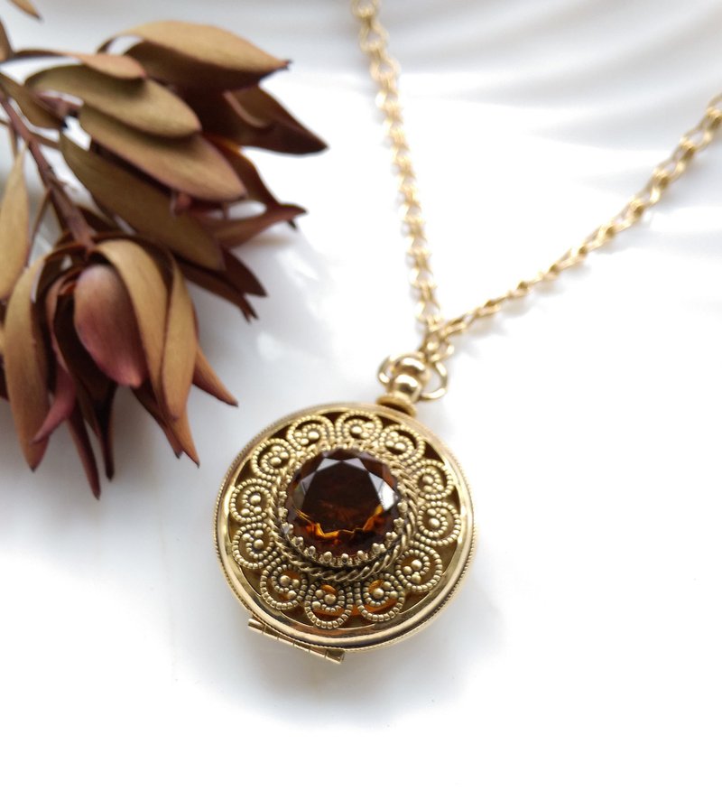 Locket  怀表造型 细致 相片坠 项链。西洋古董饰品 - 项链 - 其他金属 金色