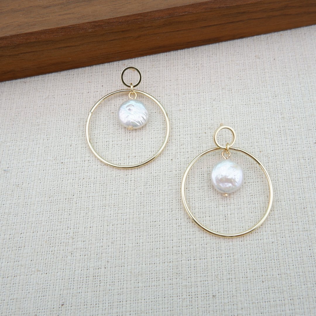 Freshwater Pearl  Wire  Earring - 耳环/耳夹 - 珍珠 白色