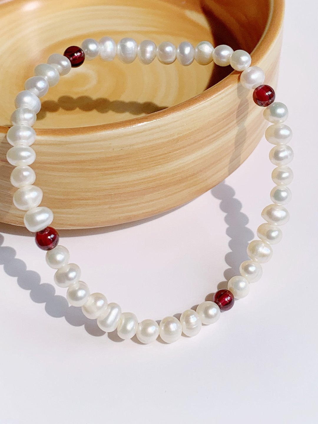 天然水晶石榴石淡水珍珠手链Garnet &amp; Flashwater Pearl Bracelet - 手链/手环 - 珍珠 多色
