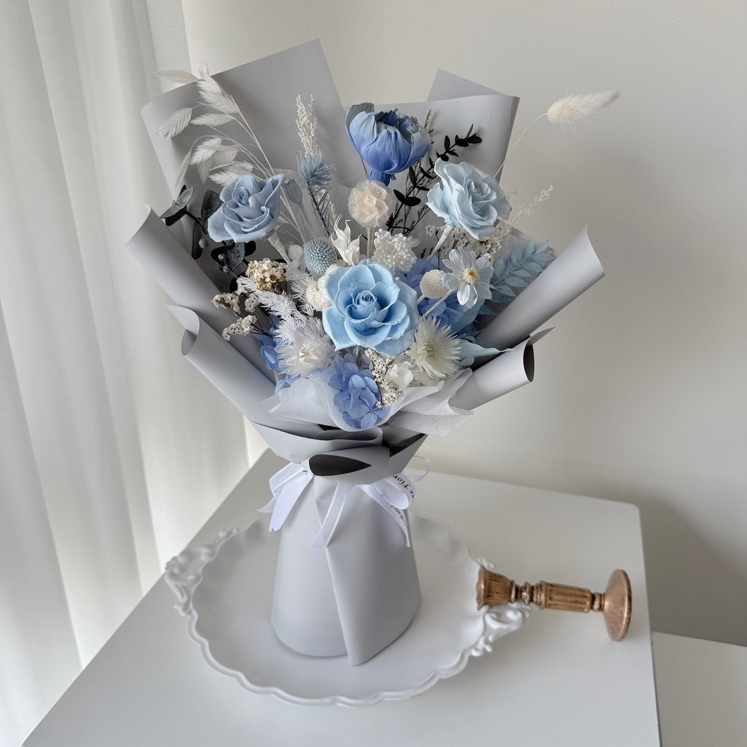 SEE 看见花艺设计 |情人节|永生玫瑰|生日|晨光之蓝不凋玫瑰花束 - 干燥花/捧花 - 植物．花 