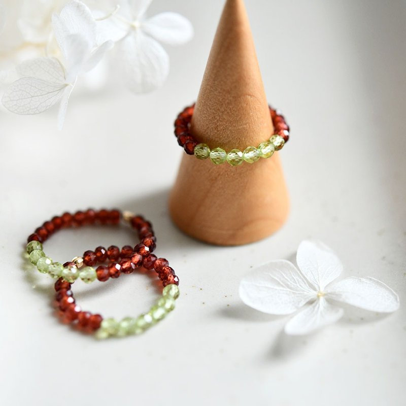 Sun Stone Helidot and deep bond Stone that symbolizes fruit Garnet ring Pinky ring December birthstone - 戒指 - 其他金属 蓝色