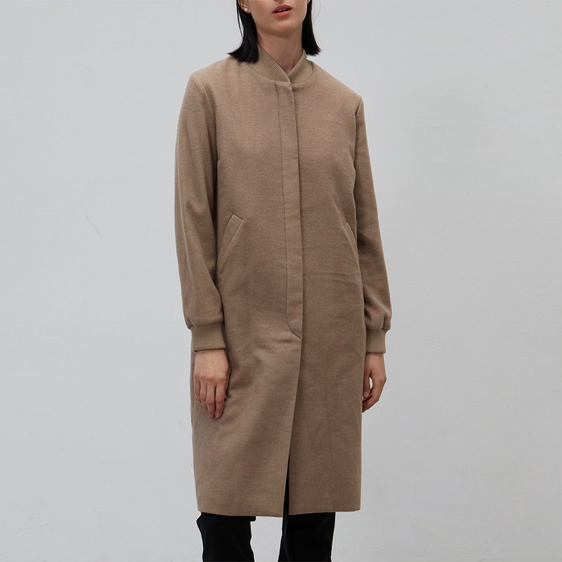 WHO CARES贴布绣长版毛呢外套(卡其)│Who Cares 台湾服饰品牌 - 女装休闲/机能外套 - 棉．麻 卡其色