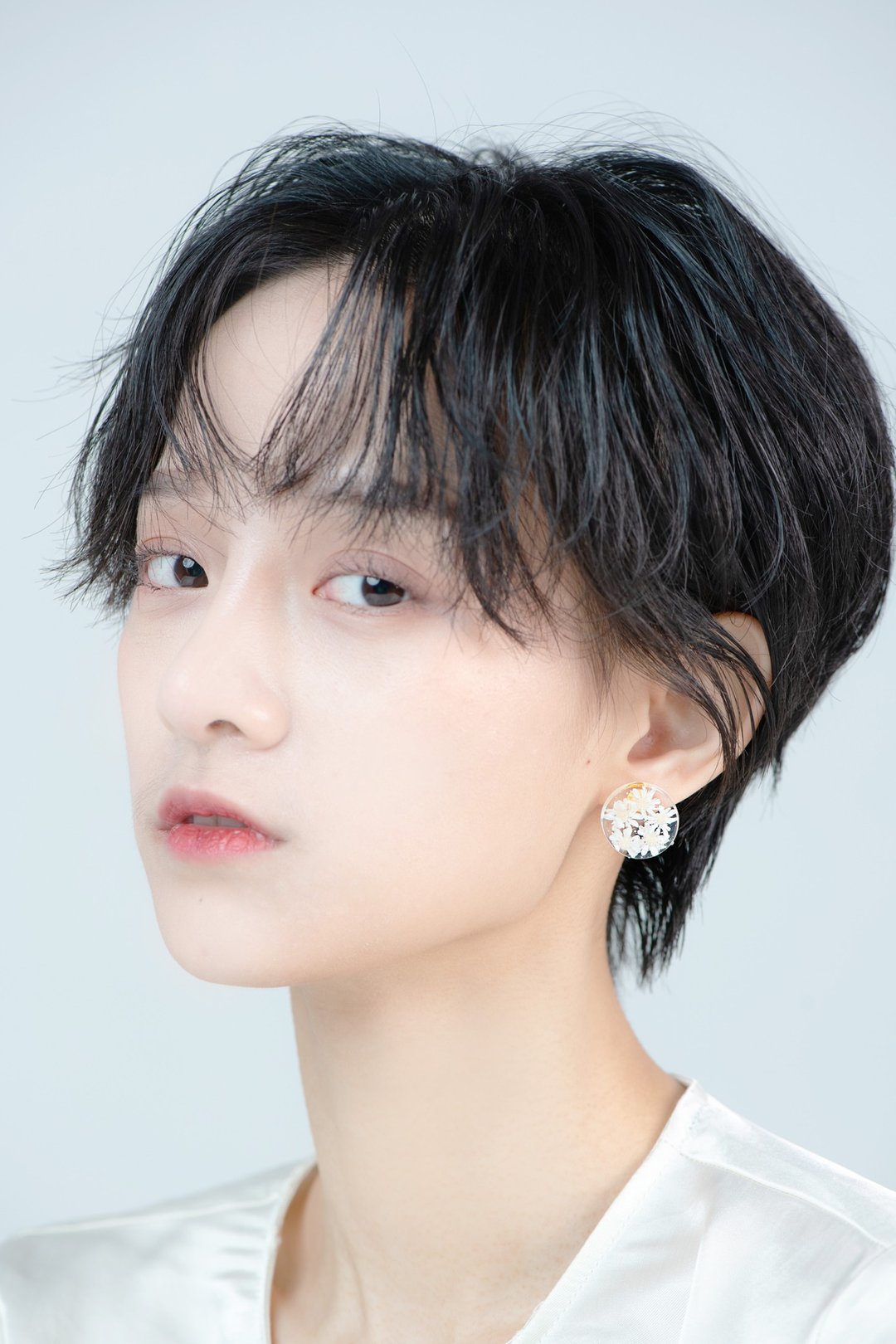 真花耳环White Star Earrings - 耳环/耳夹 - 植物．花 白色