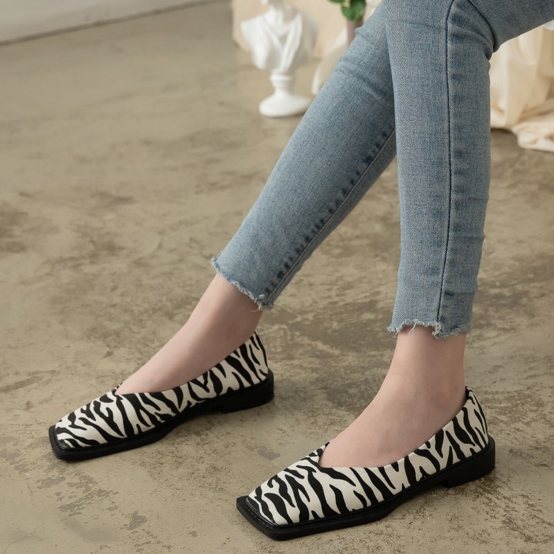 【I called Love】小众设计方头平底鞋 - 芭蕾鞋/娃娃鞋 - 防水材质 黑色