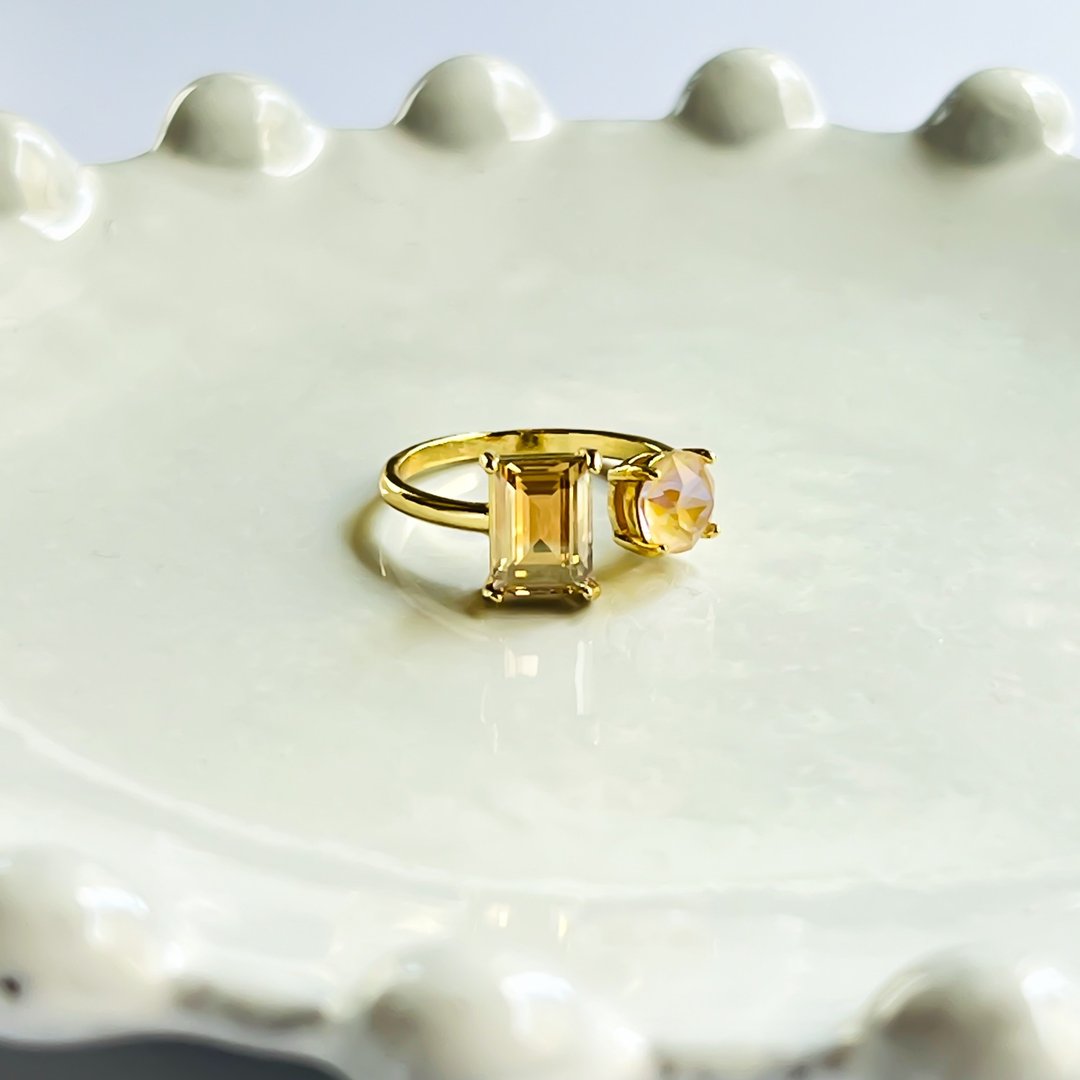 金色与奶油色水晶玻璃可调式戒指【附礼盒】 - 戒指 - 水晶 金色