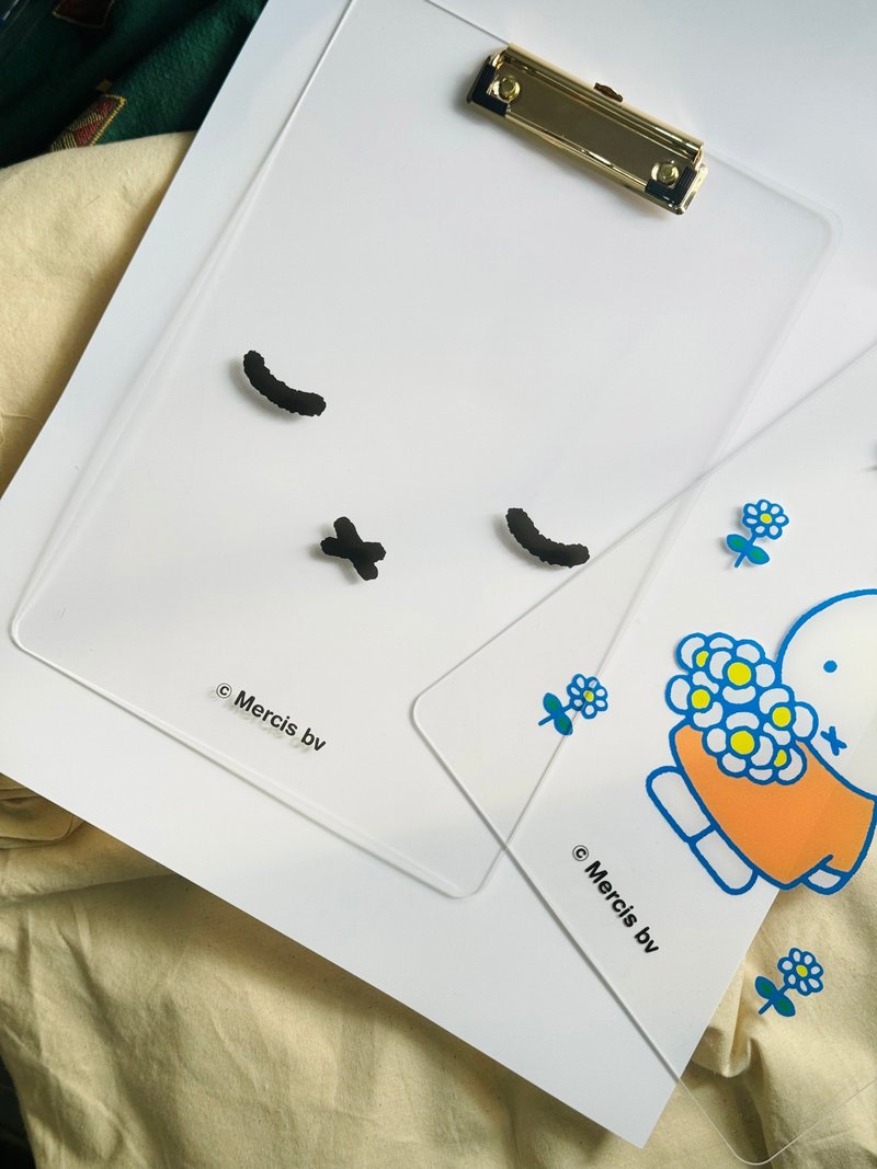 【Pinkoi x miffy】2024米飞 Miffy文具系列 A4板夹文件夹 放松兔 - 文件夹/资料夹 - 压克力 多色