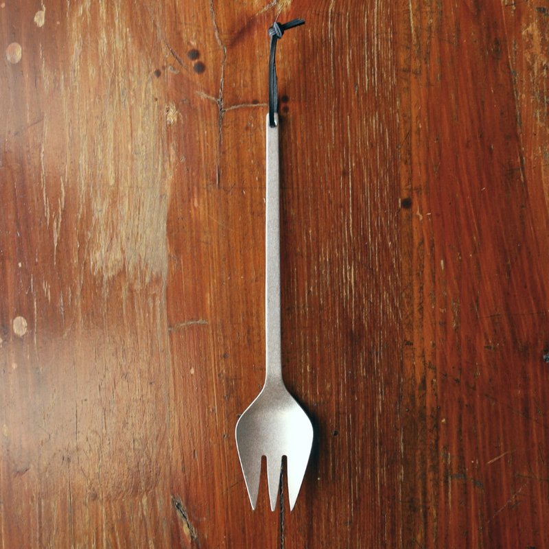 日本相泽工房 AIZAWA 日本制18-8不锈钢旧化处理一体成形分菜叉 - 餐刀/叉/匙组合 - 不锈钢 银色