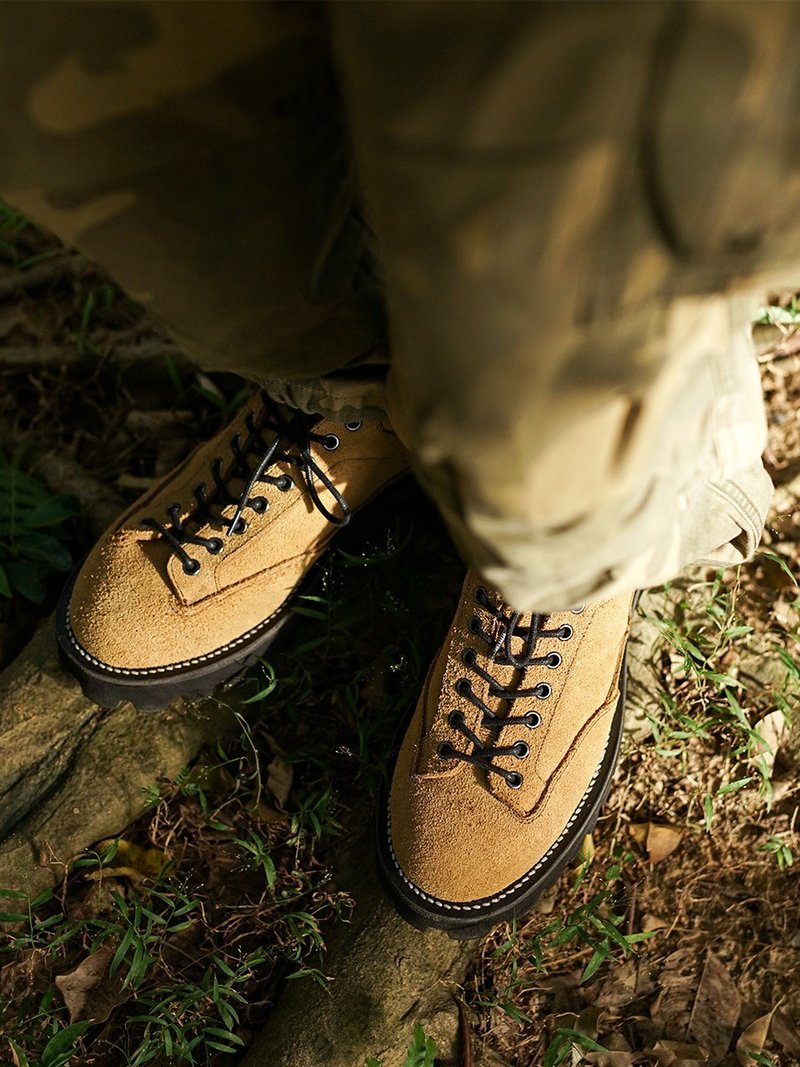 Mountain Hike固特异工艺低帮真皮登山鞋防水工装靴 - 男款休闲鞋 - 其他材质 卡其色