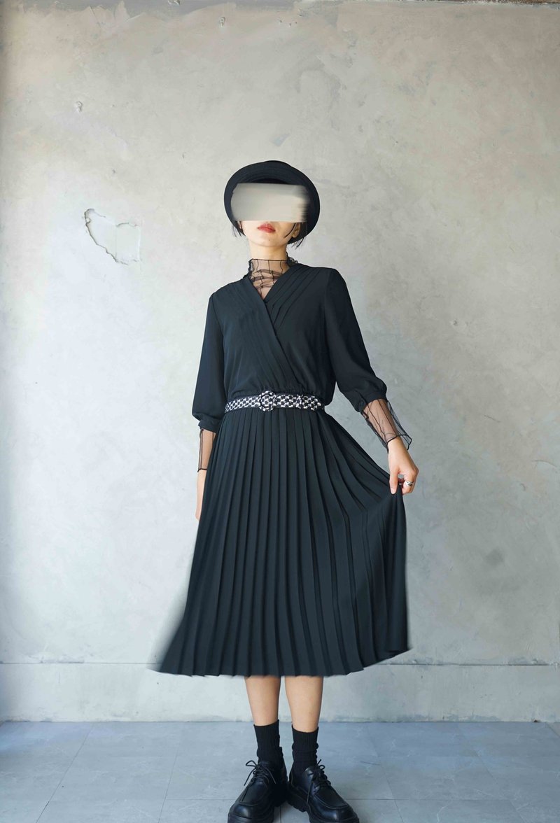 寻宝古着-黑色设计感交叉领百折雪纺七分袖复古洋装 - 洋装/连衣裙 - 聚酯纤维 黑色