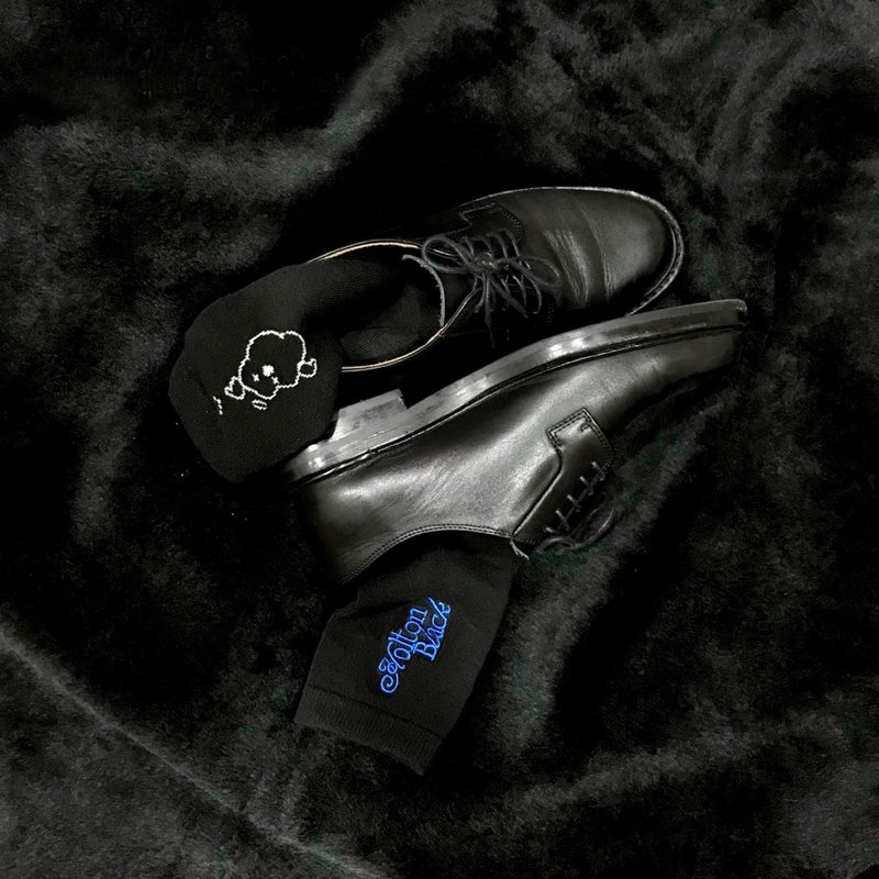 霍尔顿平纹刺绣长袜 HOLTON Dress Socks - 袜子 - 棉．麻 黑色