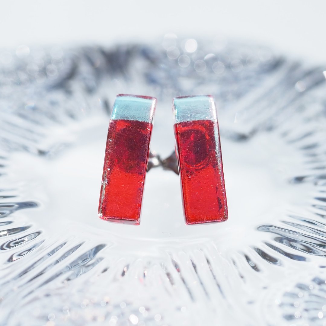 Small glowing glass (Nano [Sunset]) Titanium earrings / Clip-On[Choice of metal fittings] [Made to order] - 耳环/耳夹 - 玻璃 红色
