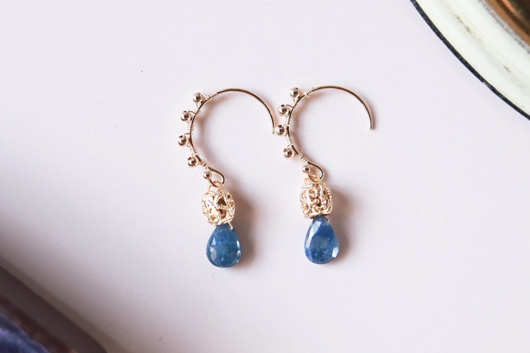 Earrings & Clip-On colore Blue Sapphire - 耳环/耳夹 - 半宝石 蓝色