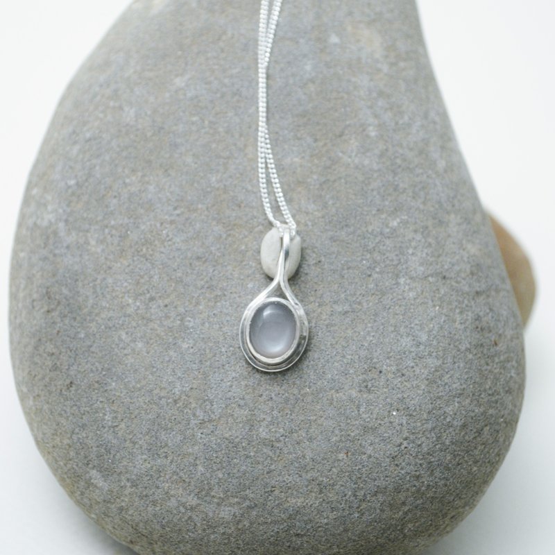 简单系列-椭圆形灰色月光石·纯银坠·纯银链项链 - 项链 - 纯银 灰色