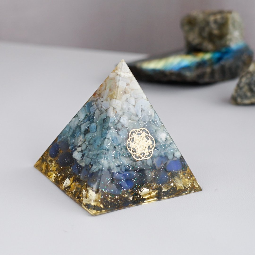 预订【海蓝宝、蓝玉髓、蓝玛瑙】奥根水晶能量金字塔Orgonite 6x6 - 摆饰 - 水晶 多色
