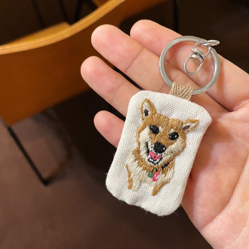 定制刺绣吊饰 宠物刺绣 手工刺绣 手作礼物 定制礼物 柴犬吊饰 - 订制抱枕/饰品 - 棉．麻 多色