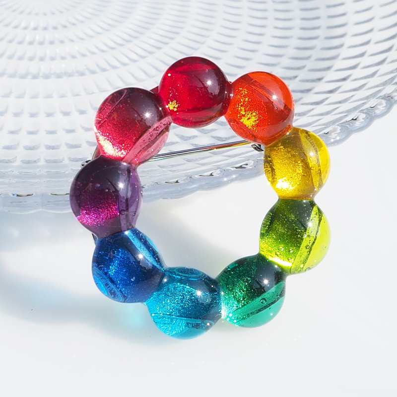 [Rainbow] Glass wreath (Rice [Rainbow]) Brooch [Made to order] - 胸针 - 玻璃 多色