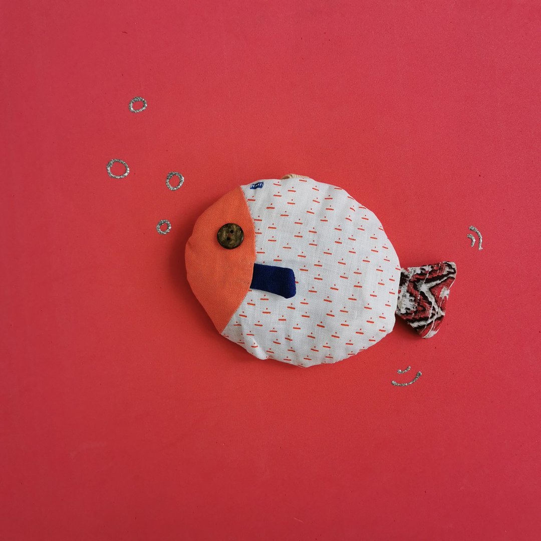 magFish is laundry product without chemical-Light pink / red - 衣物清洁 - 亚麻 白色