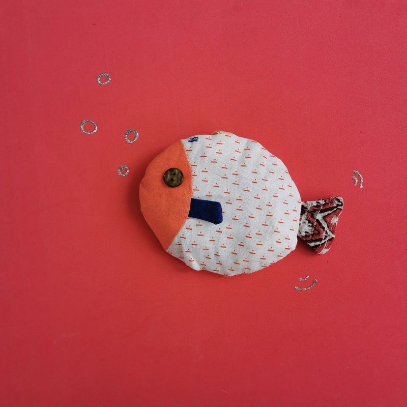 magFish is laundry product without chemical-Light pink / red - 衣物清洁 - 亚麻 白色