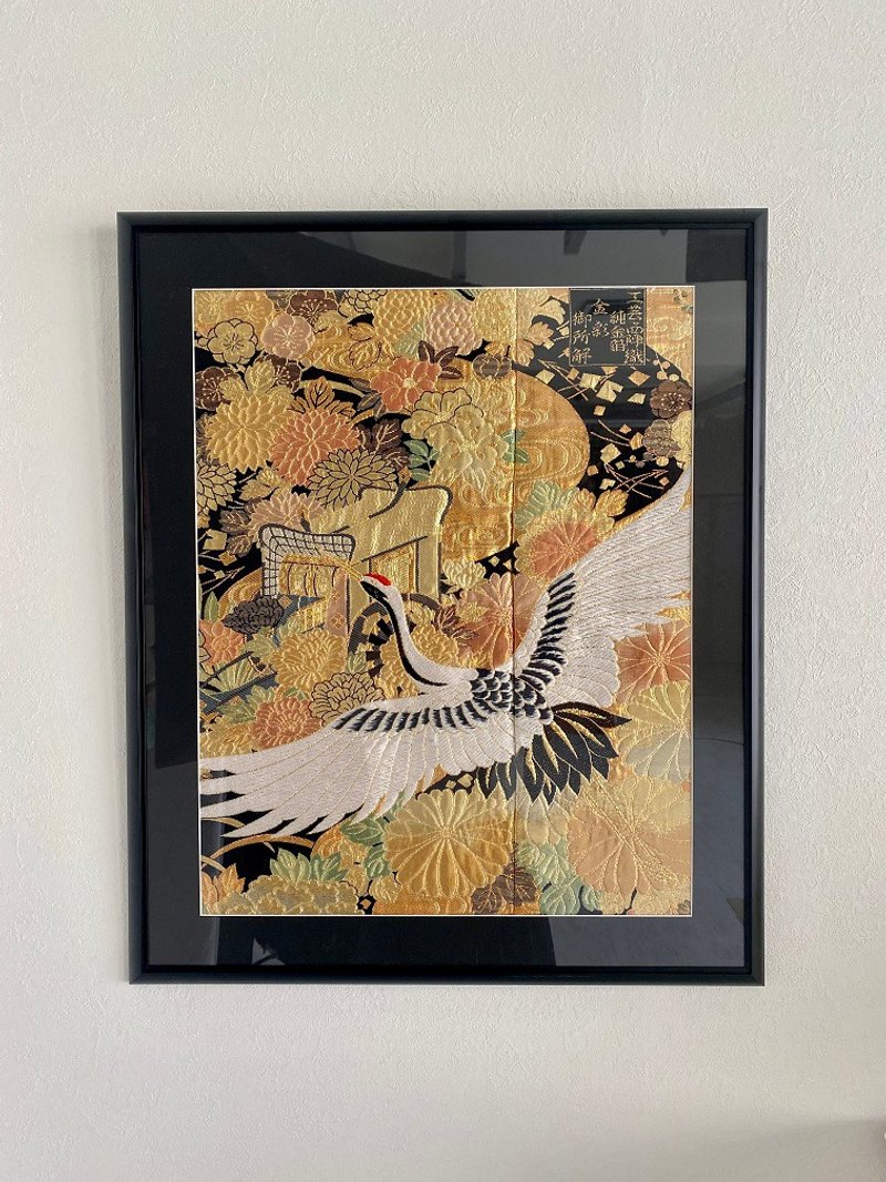 The art panel made from Japanese bride Kimono　Auspicious pattern Crane　119 - 海报/装饰画/版画 - 丝．绢 金色