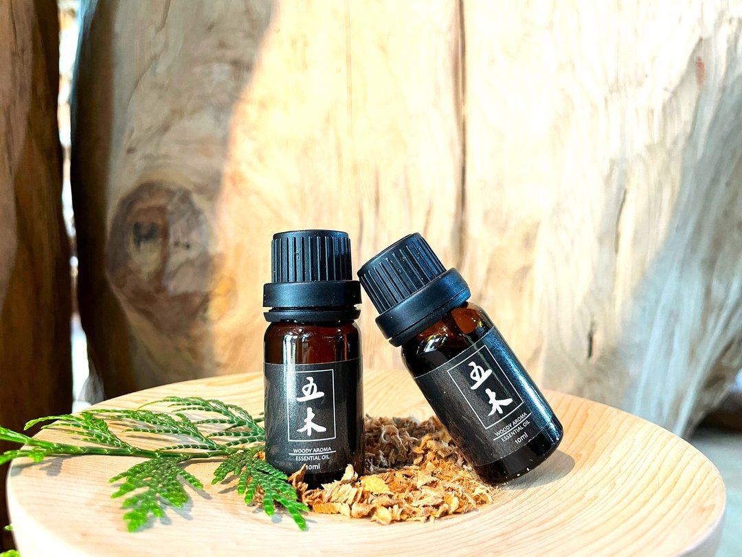 W.M. 五柳园 台湾扁柏精油 滴瓶 10ml/50ml - 香薰/精油/线香 - 精油 卡其色