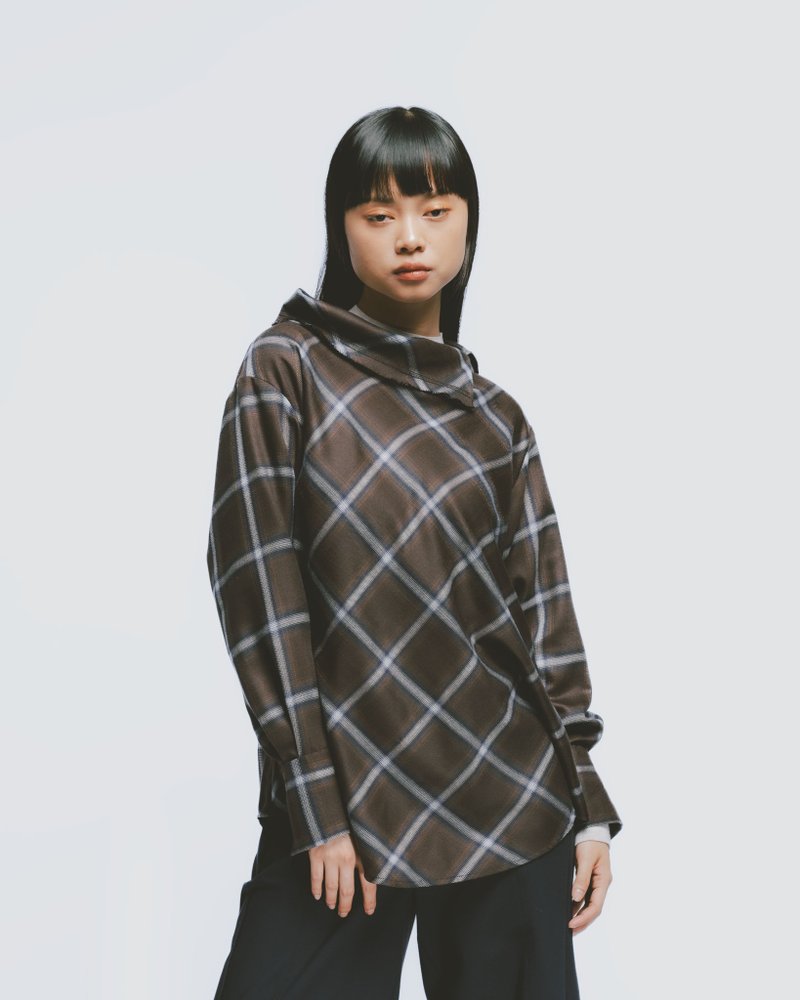 UUIN_复古感咖啡格漏斗领上衣 - 女装上衣 - 羊毛 咖啡色