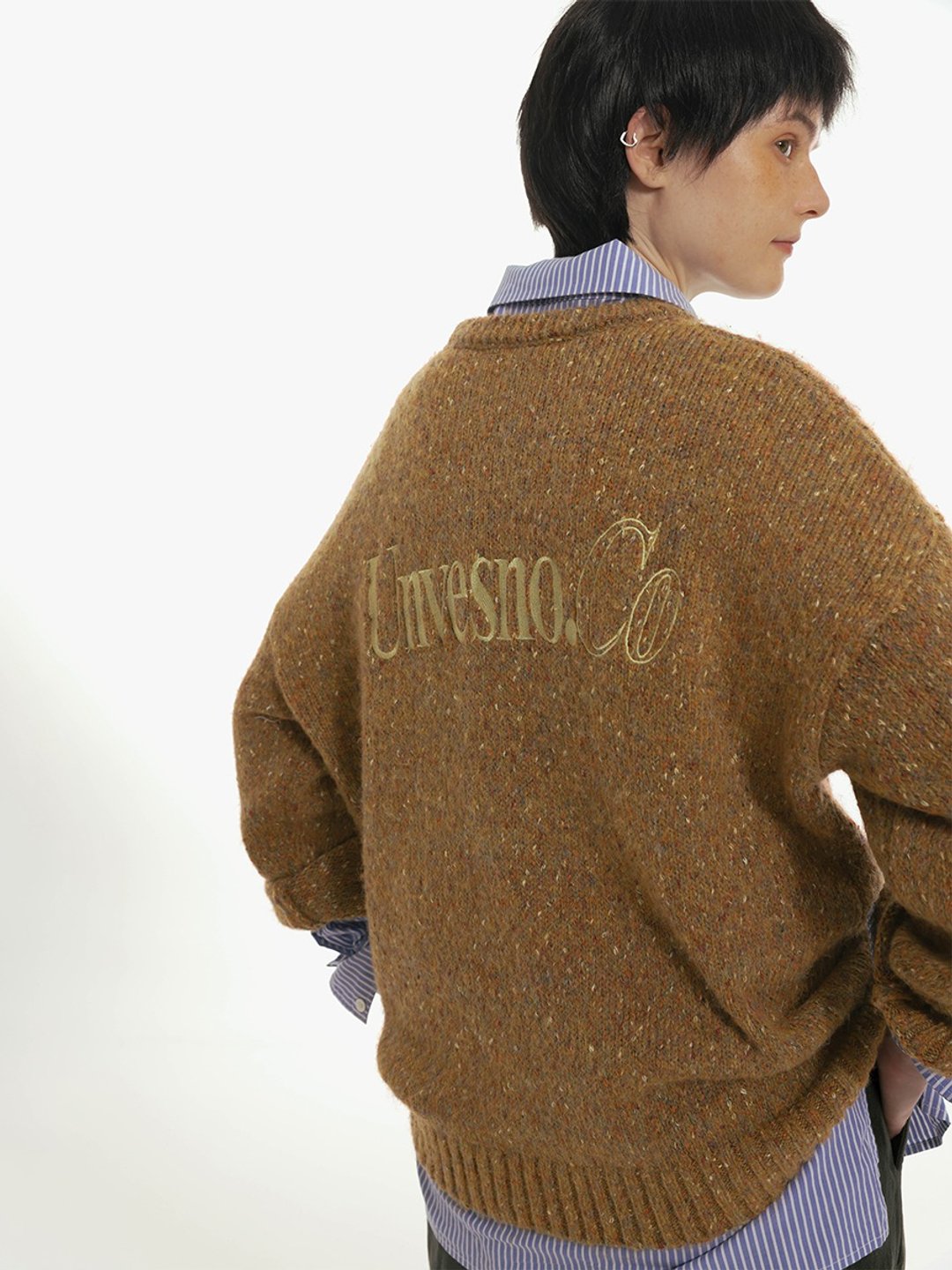 Unvesno (UN) 复古花式喷毛沙刺绣套头针织毛衣加厚保暖 SWS-1627 - 男装针织衫/毛衣 - 棉．麻 卡其色