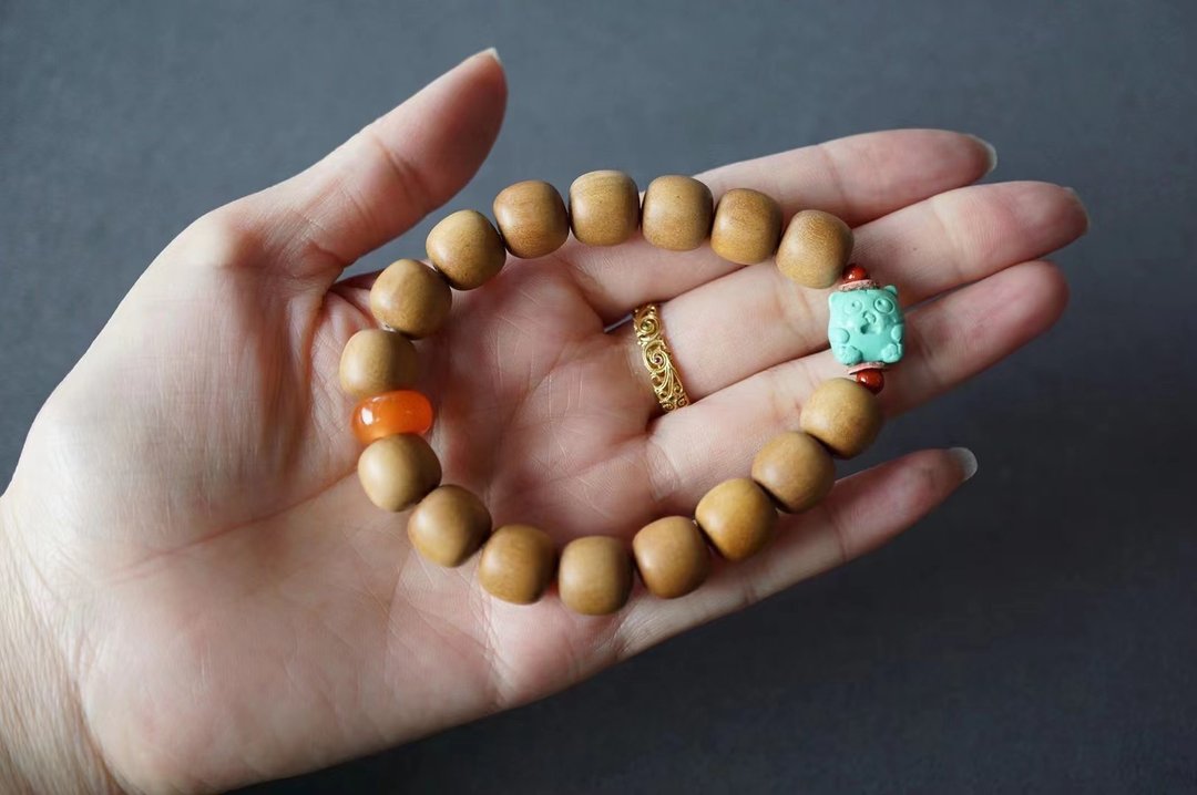 精品。印度。老山檀香 - 手链/手环 - 宝石 