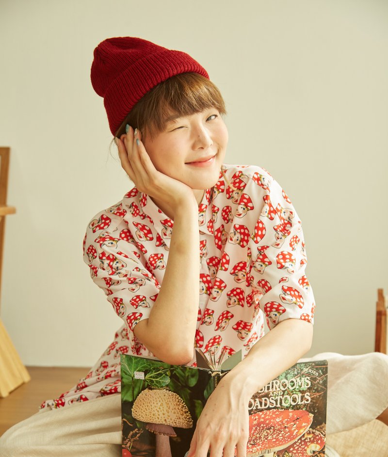 Mushroom Oversize Short Sleeve Shirt - 女装上衣 - 聚酯纤维 多色