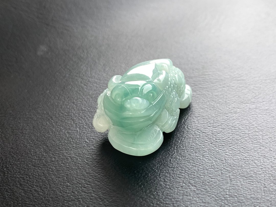 天然缅甸玉翡翠 招财三脚金蟾 招财神兽 免费开光 揪吉 - 摆饰 - 玉石 多色