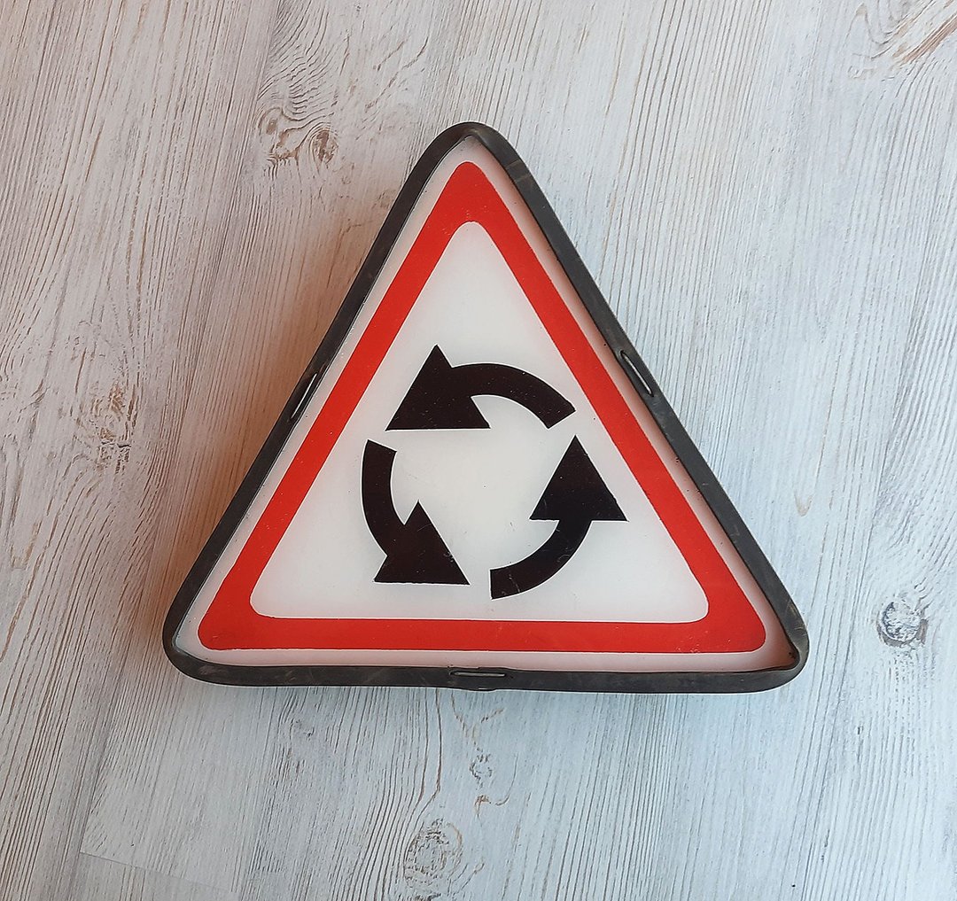Soviet street triangle traffic sign - roundabout ahead circular road sign - 其他 - 其他材质 