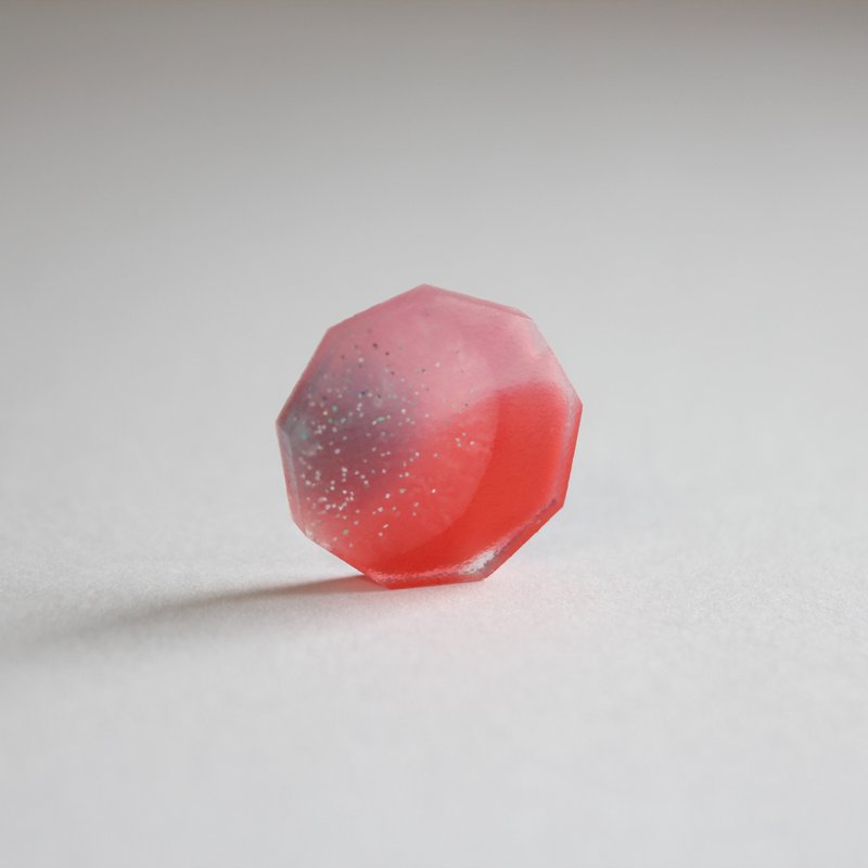 花朵盛开的地方 / 树脂耳环 / 徽章 / 单只 - 九边形 - 耳环/耳夹 - 树脂 粉红色