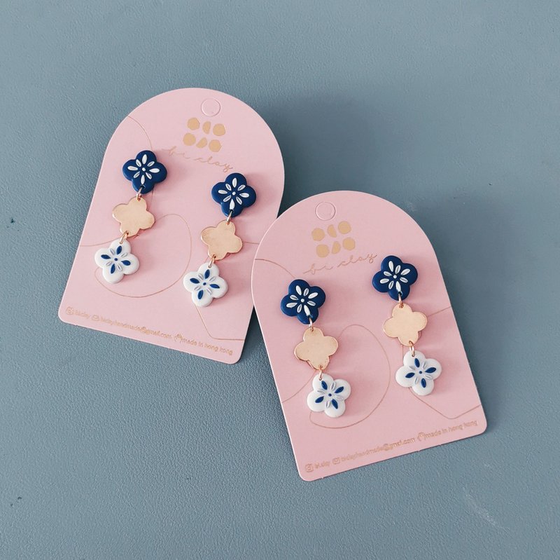 bi tile//蓝白花砖四叶草形手工软陶长耳环 - 耳环/耳夹 - 粘土 蓝色