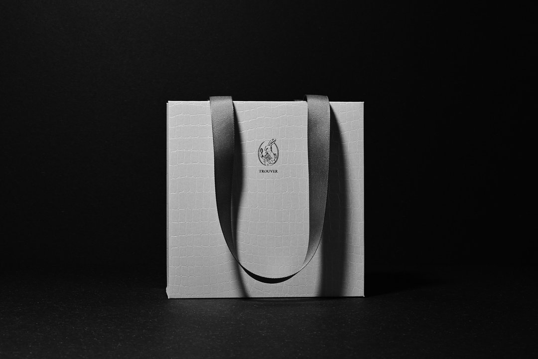 006 Armadillo  - 奢华纸袋 LUXURY BAG - 手提包/手提袋 - 纸 银色