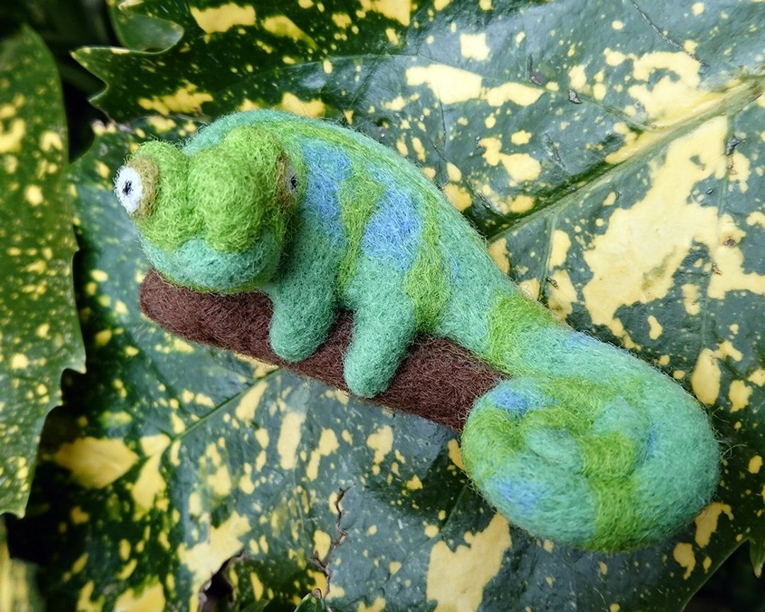 Revenge Chameleon's felt brooch 1 - 胸针 - 羊毛 绿色