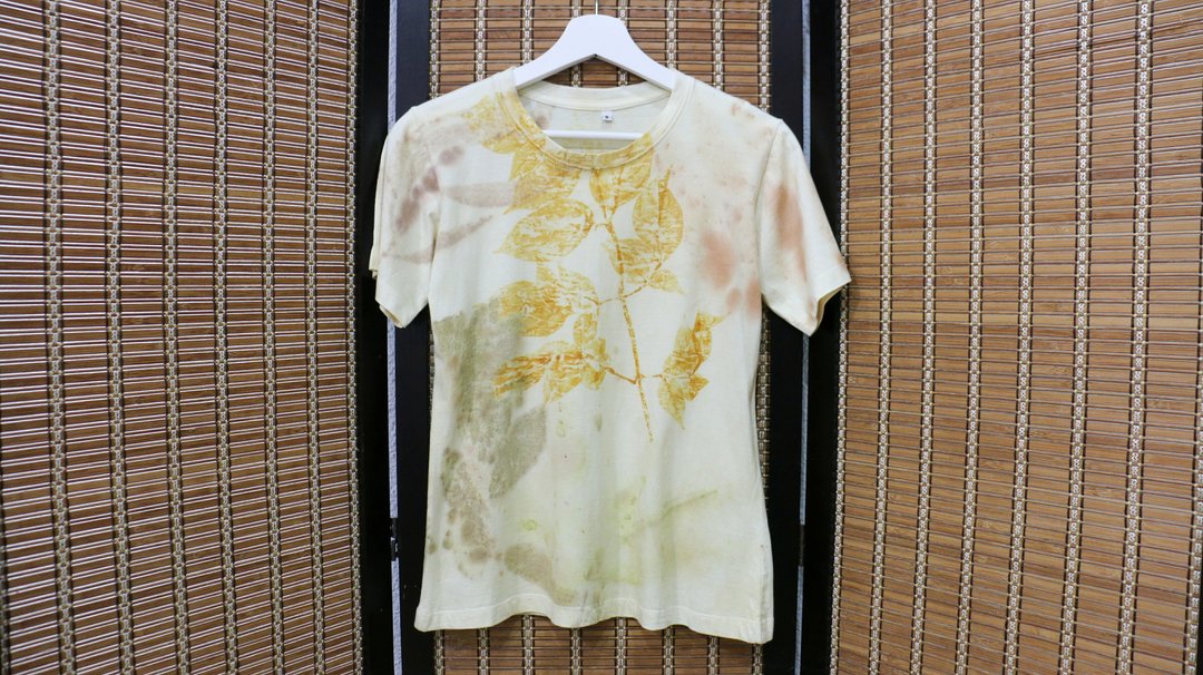 short sleeve t-shirt natural leaf pattern eco printing. - 女装 T 恤 - 棉 