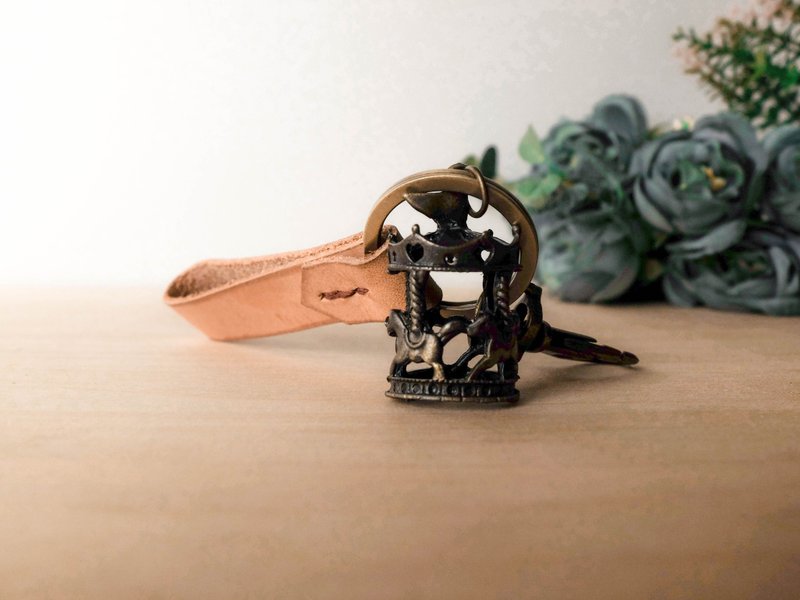 定制化钥匙圈 旋转木马 - 钥匙链/钥匙包 - 真皮 金色