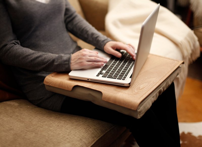 原木多工行动抱枕桌 电脑架 电脑桌 - 枕头/抱枕 - 木头 咖啡色