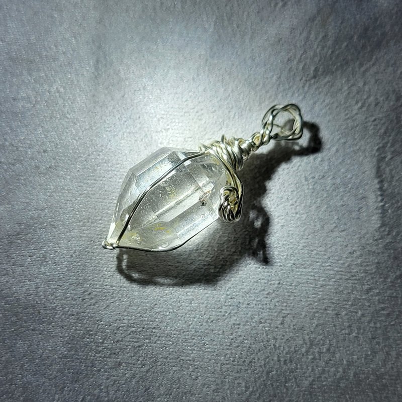 •小公主• 极简 绕线 双尖闪灵水晶原矿吊坠 - 项链 - 水晶 白色