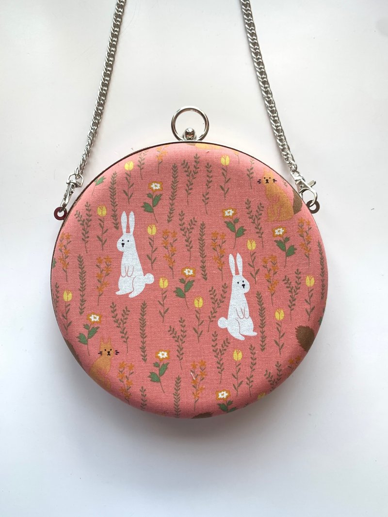 粉红宾尼兔小圆包 - 可手拿/ 斜背/ 婚礼姊妹礼物 - 手拿包 - 棉．麻 粉红色