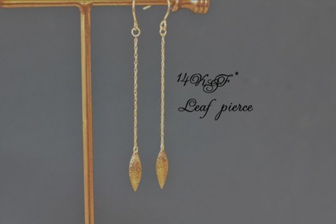 14kgf*Stardust*Twist Leaf Earrings - 耳环/耳夹 - 其他金属 