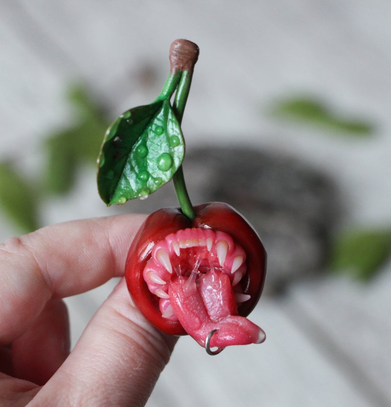Cherry brooch, Creepy jewelry, Witchcraft jewelry - 胸针 - 其他材质 红色