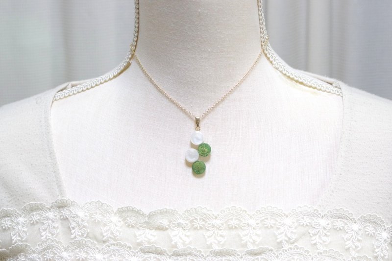 树脂艺术 串连圆形项链・柳・款式2 - 项链 - 树脂 绿色