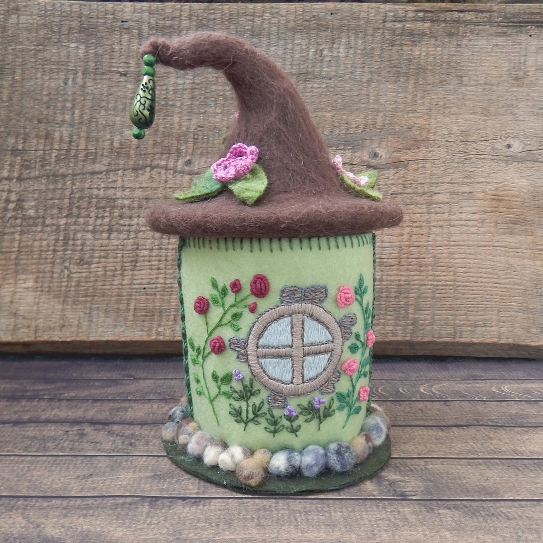 Felt house shaped box Nursery decor Doll house Fairy house Felt casket Toy house - 玩具/玩偶 - 羊毛 绿色