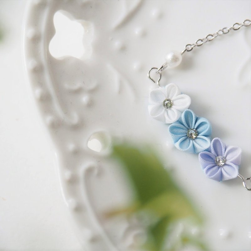 【蓝天的约定】自染蓝紫色真丝正绢羽二重手链 つまみ细工 定制 - 手链/手环 - 其他金属 蓝色