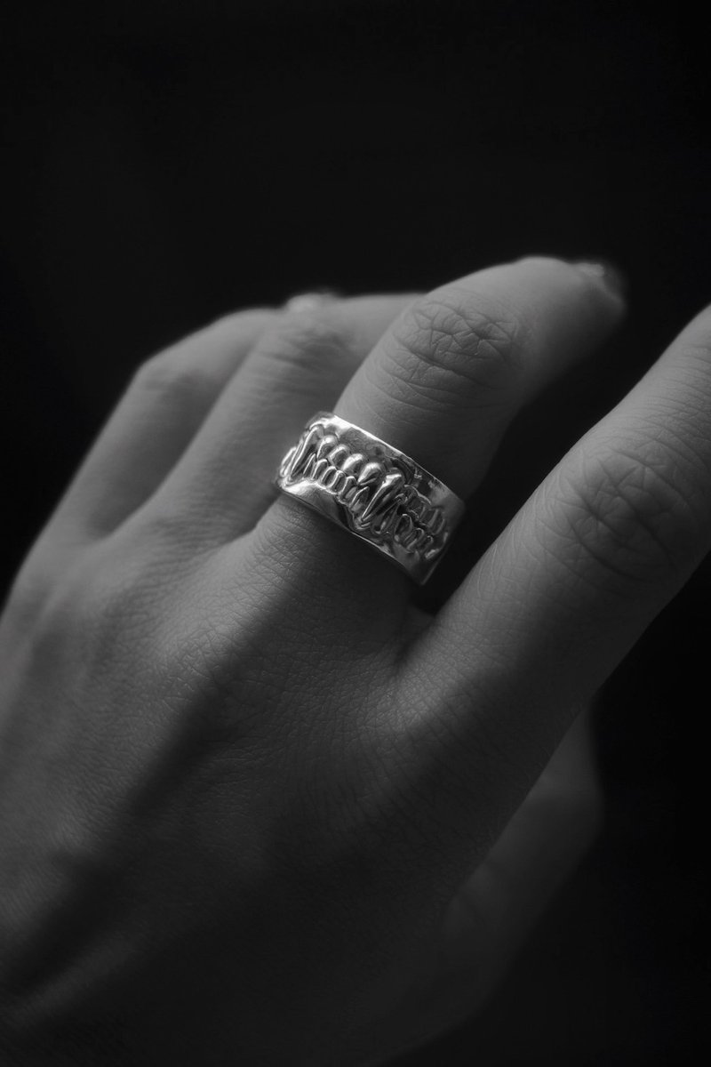 牙怪系列-吸血鬼 Teeth Monster - Vampire Bite - 戒指 - 纯银 银色