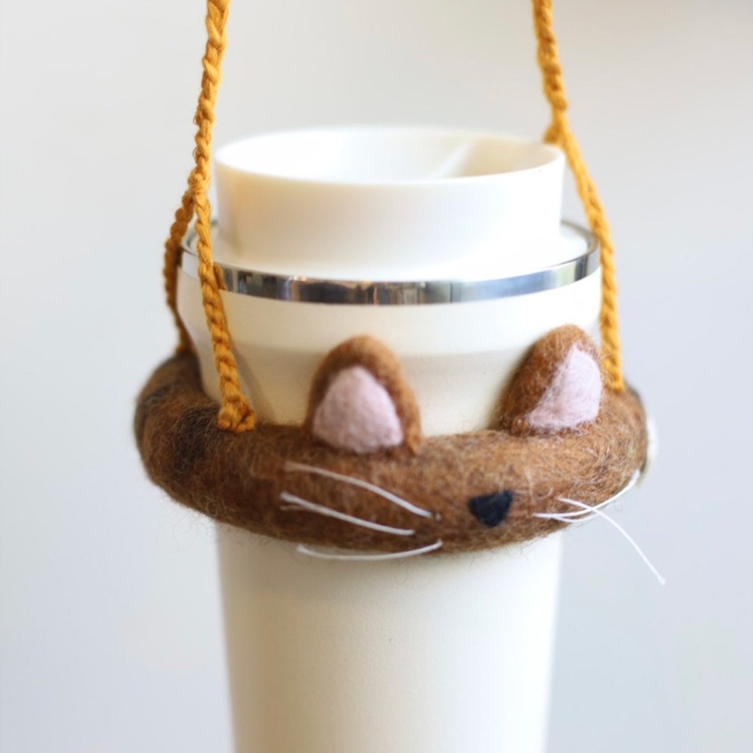 羊毛出在羊山上 羊毛毡  虎斑猫 猫咪 饮料提袋 杯套 - 随行杯提袋/水壶袋 - 羊毛 咖啡色