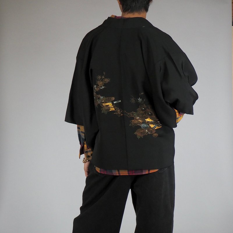 【日本制造】复古黑色羽织、金色手绘花卉、吉祥图案、礼物 - 男装外套 - 丝．绢 黑色