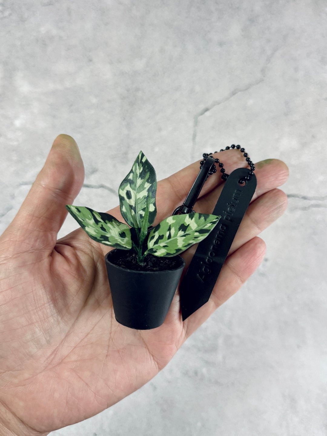 皮革制 迷彩粗肋草吊饰_送礼/收藏 - 吊饰 - 真皮 